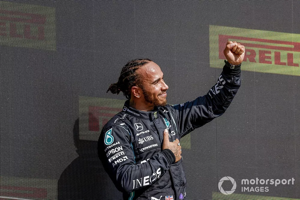 Podio: ganador Lewis Hamilton, Mercedes