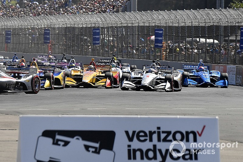 IndyCar оголосила пошук третього постачальника двигунів