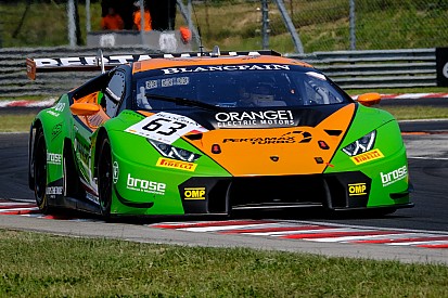 Bortolotti y Engelhart sorprenden a los Mercedes con su Lamborghini