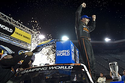 Johnny Sauter wins at Bristol, enters Truck playoffs as No. 1 seed