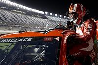 Toyota está en charlas con dos posibles nuevos equipos para NASCAR