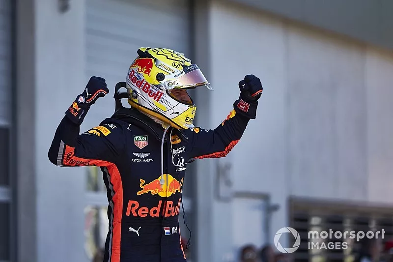 Max Verstappen, ganador de la carrera, celebra en Parc Ferme