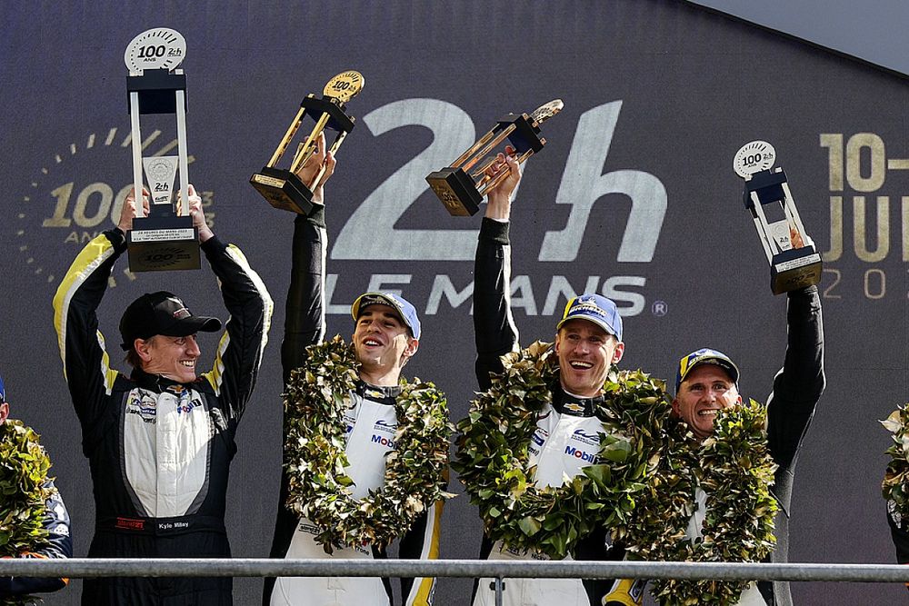 #33 Corvette Racing Chevrolet Corvette C8.R di Nicky Catsburg, Ben Keating, Nicolas Varrone