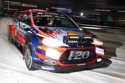 Sweden WRC: Neuville fastest on opening superspecial