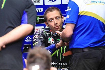 Hari yang aneh untuk Valentino Rossi