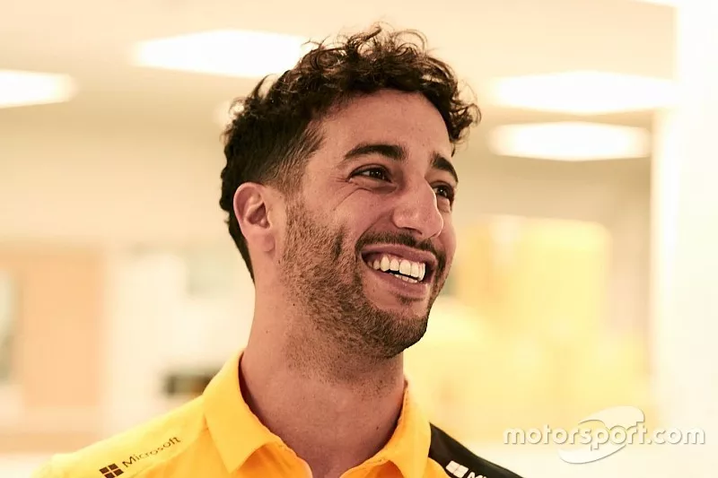 Daniel Ricciardo viste los colores de Renault F1