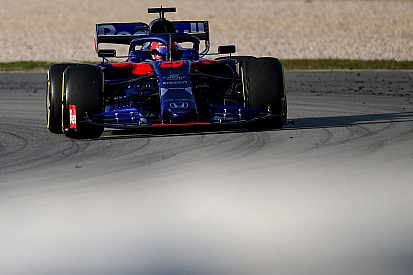 Fotogallery F1: Kvyat e Albon hanno portato al debutto la Toro Rosso STR14 nei test di Barcellona