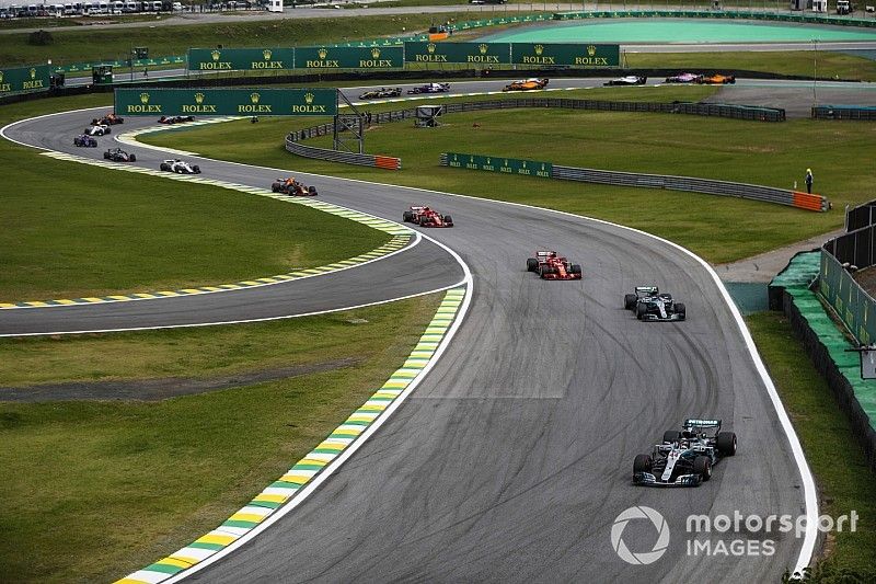 Lewis Hamilton, Mercedes AMG F1 W09, Valtteri Bottas, Mercedes AMG F1 W09, Sebastian Vettel, Ferrari SF71H, Kimi Raikkonen, Ferrari SF71H, Max Verstappen, Red Bull Racing RB14 Tag Heuer y el resto