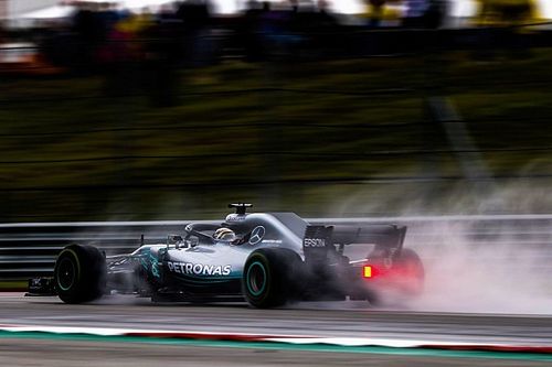 GP USA: Hamilton pozostaje na czele w deszczowym drugim treningu