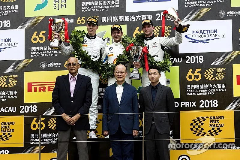Podium: Race winner #42 BMW Team Schnitzer BMW M6 GT3: Augusto Farfus, second place #999 Mercedes-AMG Team GruppeM Racing Mercedes - AMG GT3: Raffaele Marciello, third place #888 Mercedes-AMG Team GruppeM Racing Mercedes - AMG GT3: Maro Engel