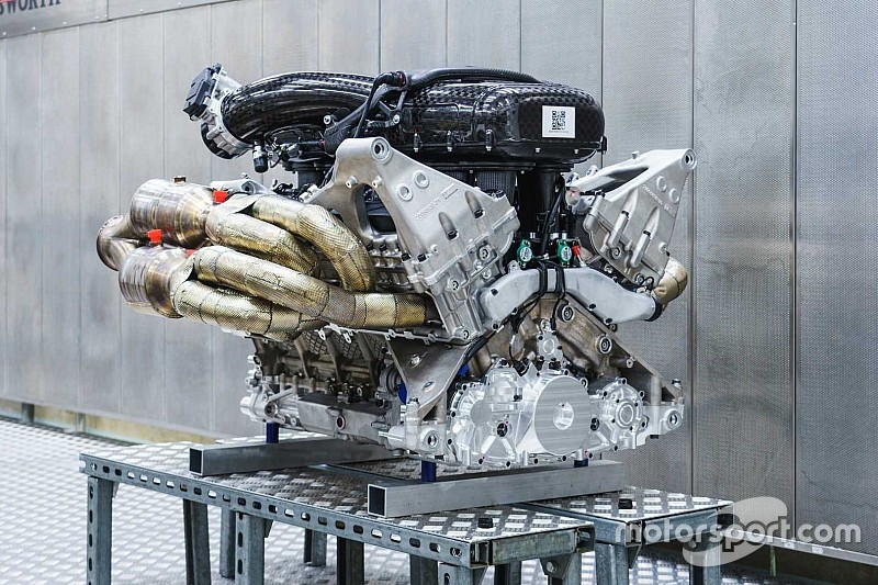 Мотор Aston Martin Valkyrie треба ремонтувати кожні 100 000 км