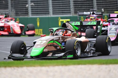 F3 Hungr&iacute;a: Bedrin lidera el AIX 1-2, carrera sprint sin suerte para los latinos