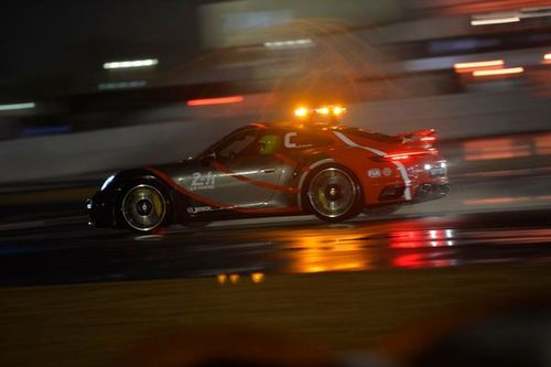 24h de Le Mans, H15: La fuerte lluvia neutraliza la carrera