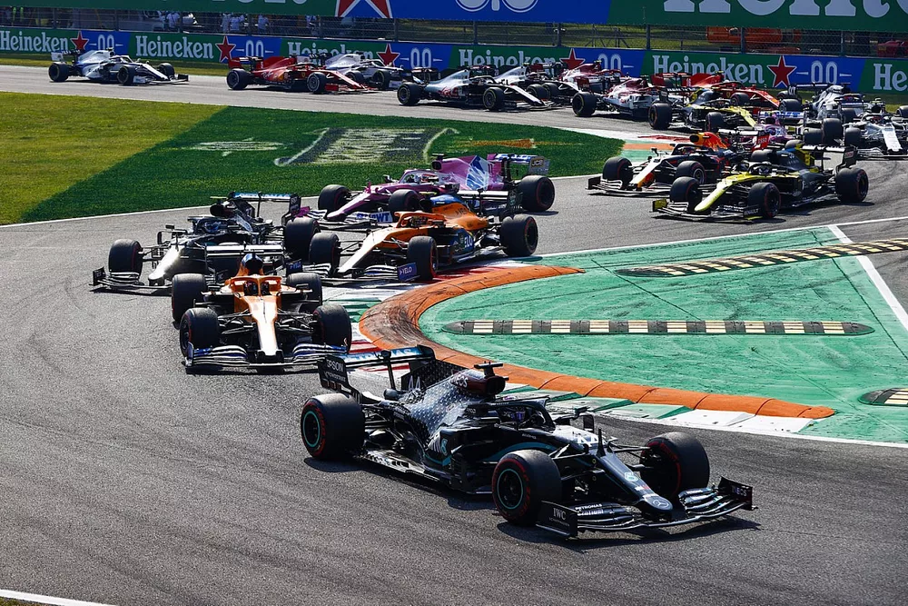 Lewis Hamilton, Mercedes F1 W11 Carlos Sainz Jr., McLaren MCL35 Valtteri Bottas, Mercedes F1 W11, Lando Norris, McLaren MCL35 