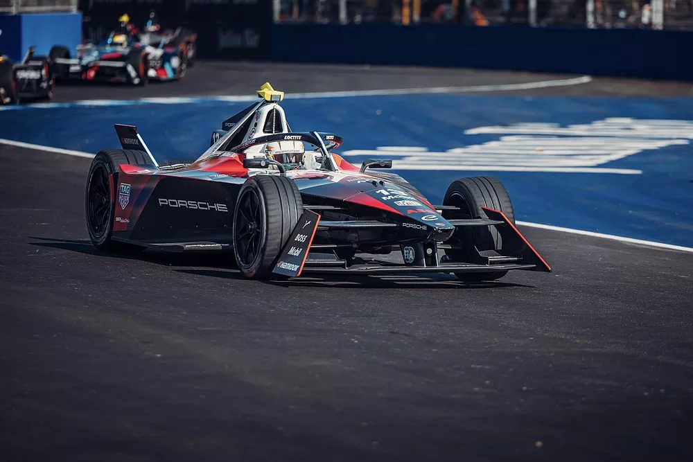 Antonio Felix da Costa, Formula E works driver, Porsche 99X Electric Gen3, Hyderabad E-Prix, Hyderabad, India, 2023, Porsche AG

&copy; 2023 Dr. Ing. h.c. F. Porsche AG
