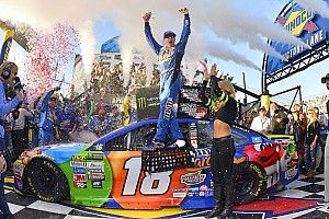 Kyle Busch aparece no fim e tira primeira vitória de Elliott
