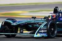 Evans lidera la segunda práctica y Buemi al muro 