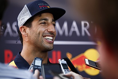 Ricciardo estabelece novo prazo para renovar com Red Bull
