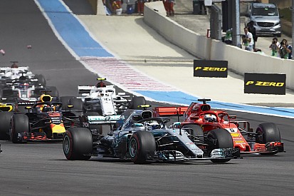 La penalità di Vettel fa discutere: Whiting difende i commissari dalle proteste di Lauda