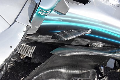 Mercedes copia Ferrari: apre tre soffiaggi nella parte anteriore del fondo