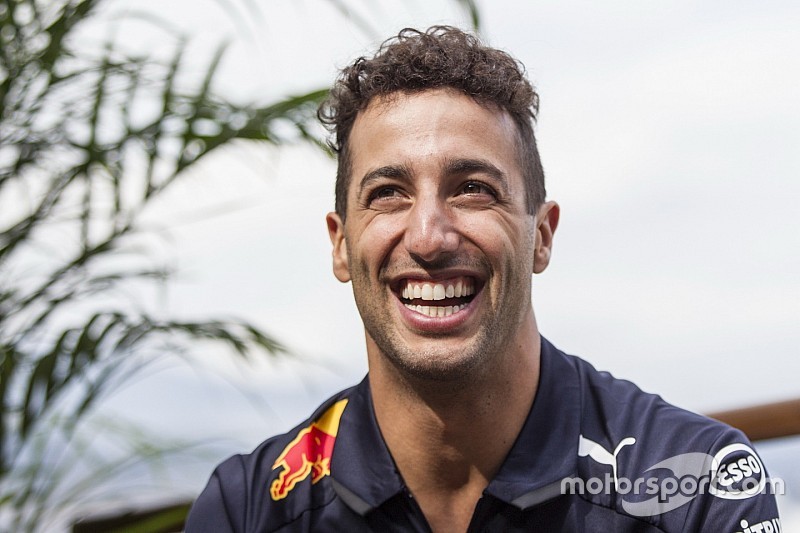 Rosberg: Ricciardo deveria deixar Red Bull e ir para Ferrari