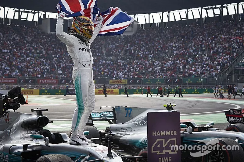 Campe&oacute;n del mundo de F1 2017 Lewis Hamilton, Mercedes AMG F1