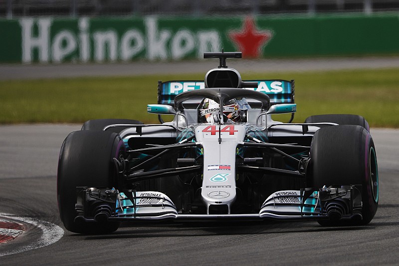 Hamilton szerint rossz irányba tart a Forma-1