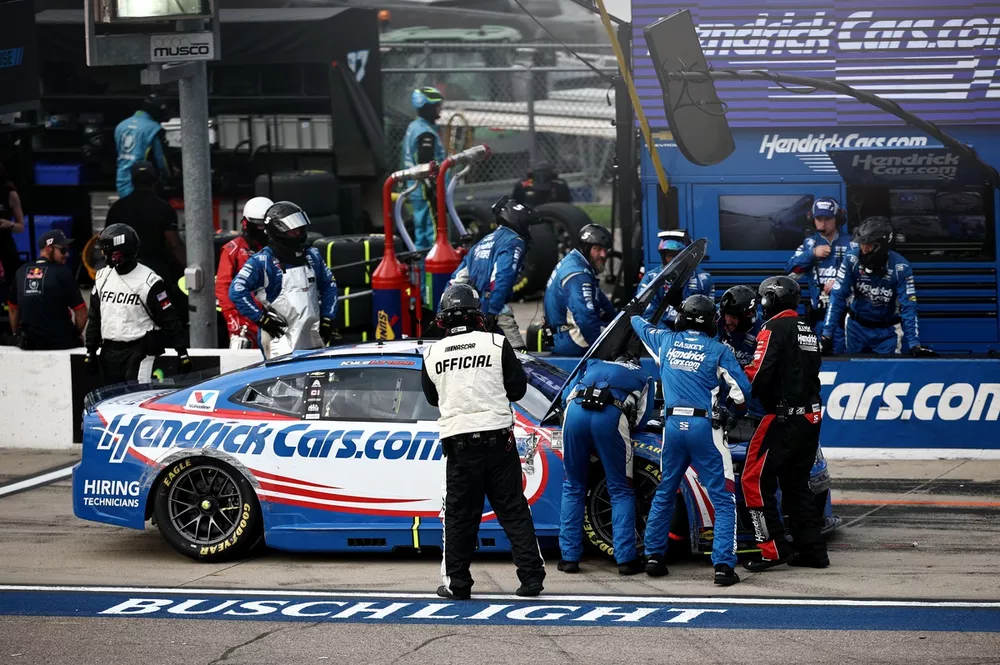 Kyle Larson damage, No. 5 Hendrick Motorsports Chevrolet