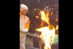 V&iacute;deo: Pecco Bagnaia enciende el pebetero con la antorcha ol&iacute;mpica