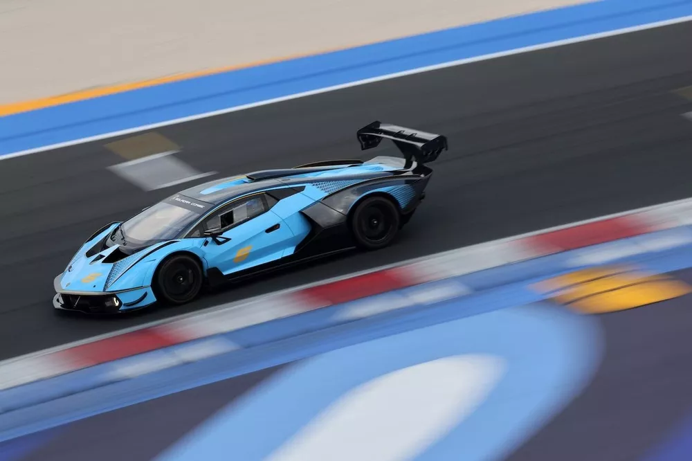 Lamborghini SCV12 Essenza