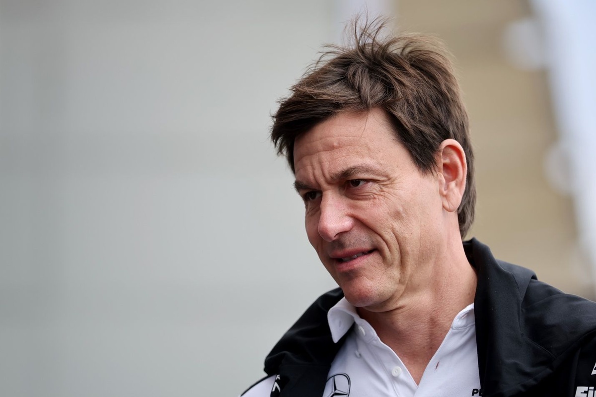 Wolff in talks to sell some Mercedes F1 shares, valuing team at $6bn