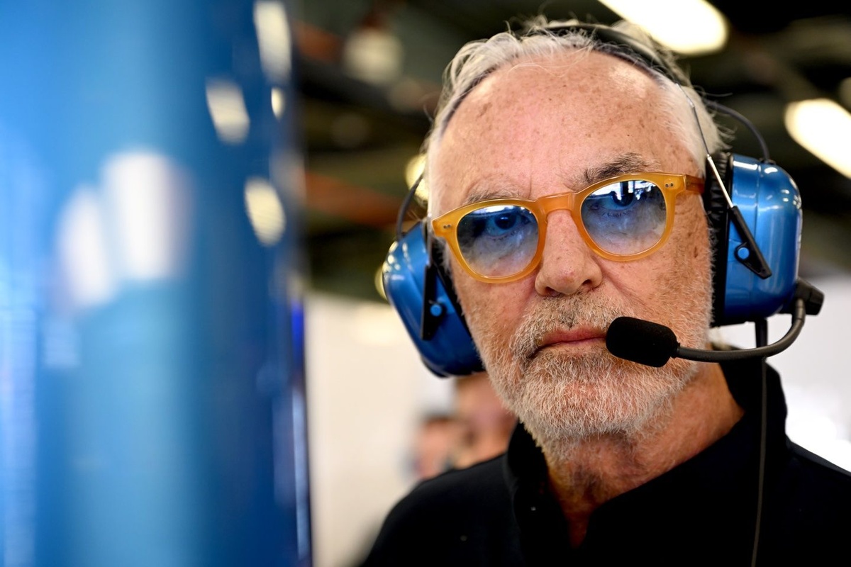 Briatore lanza un aviso tras el flojo inicio de Alpine