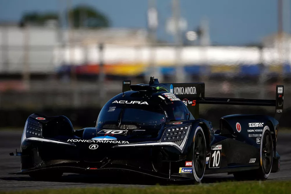 #10 Wayne Taylor Racing Acura ARX-06 GTP: Ricky Taylor, Filipe Albuquerque, Brendon Hartley, Louis Deletraz