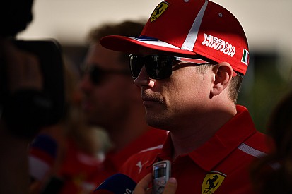 Räikkönen a hegyekben a kis családjával