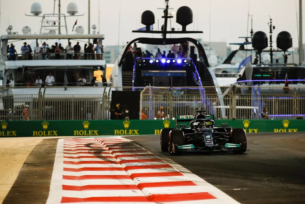 Lewis Hamilton, Mercedes W12