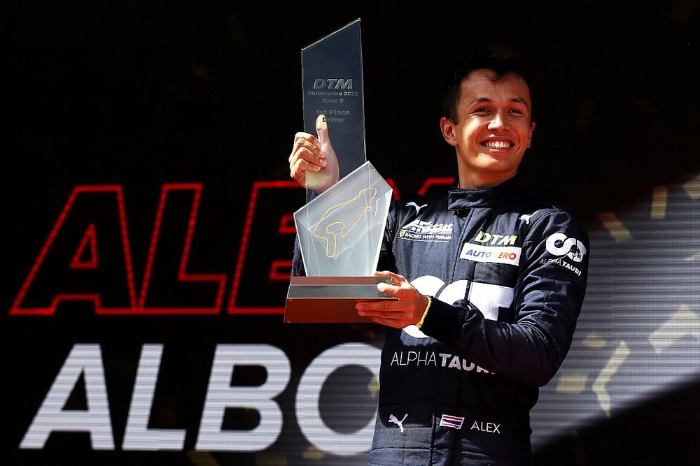 Podium: Race winner Alex Albon, AF Corse