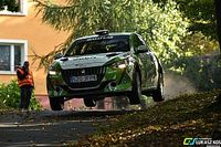 Sroka zostaje w ośce