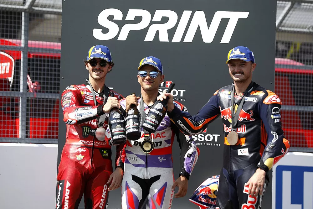 Podium sprint : le vainqueur Jorge Martin, Pramac Racing, deuxi&egrave;me place Francesco Bagnaia, Ducati Team, troisi&egrave;me place Jack Miller, Red Bull KTM Factory Racing