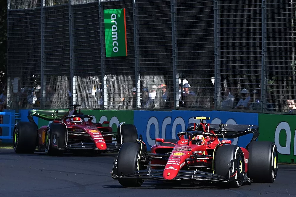 Carlos Sainz Jr., Ferrari F1-75, Charles Leclerc, Ferrari F1-75