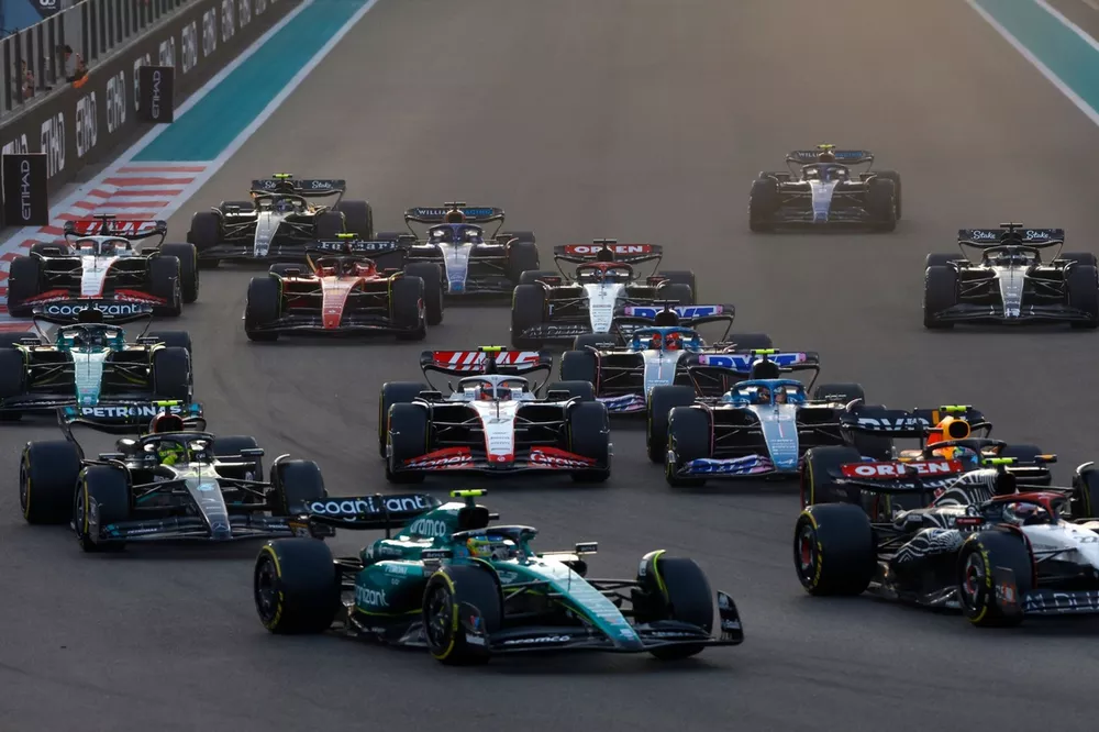 Race start
Fernando Alonso, Aston Martin F1 Team 
