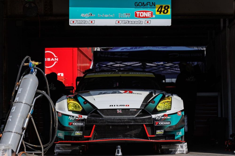 植毛GT-R”はなぜ“脱毛GT-R”に！？ 話題のNILZZ Racing、VTuber