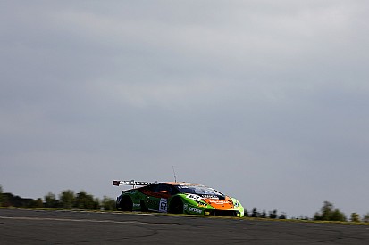 Bortolotti e Stolz conquistano le pole al Nurburgring in una sessione ad alta tensione
