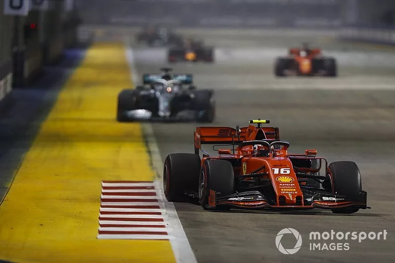 Charles Leclerc, Ferrari SF90, Lewis Hamilton, Mercedes AMG F1 W10
