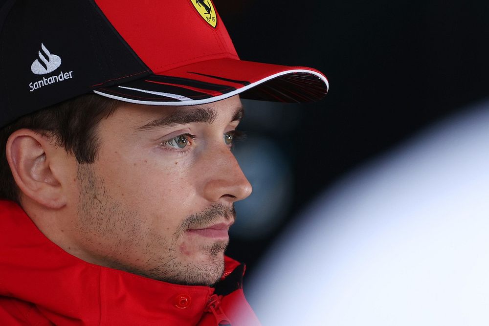 Charles Leclerc, Ferrari, hablando con los medios de comunicaci&oacute;n