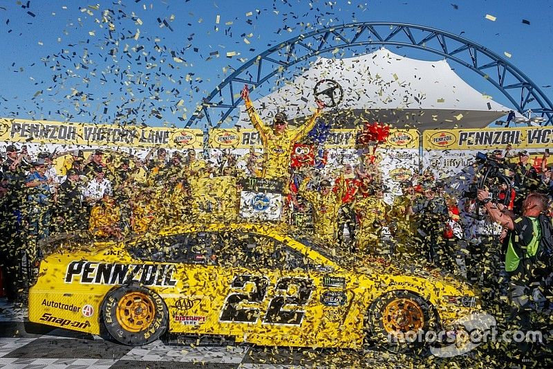 Race Winner Joey Logano, Team Penske, Ford Mustang Pennzoil