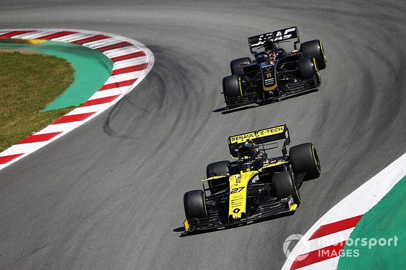 Nico Hulkenberg, Renault R.S. 19, Romain Grosjean, Haas F1 Team VF-19