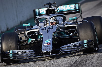 Mercedes: Switching front wing concepts would take months