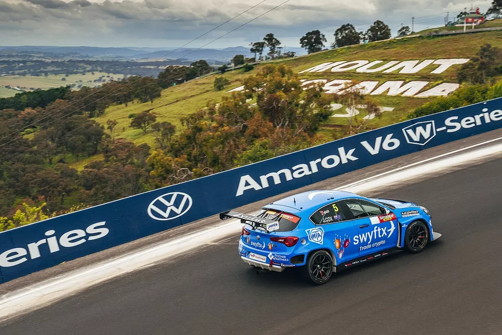 Jordan Cox, Garry Rogers Motorsport