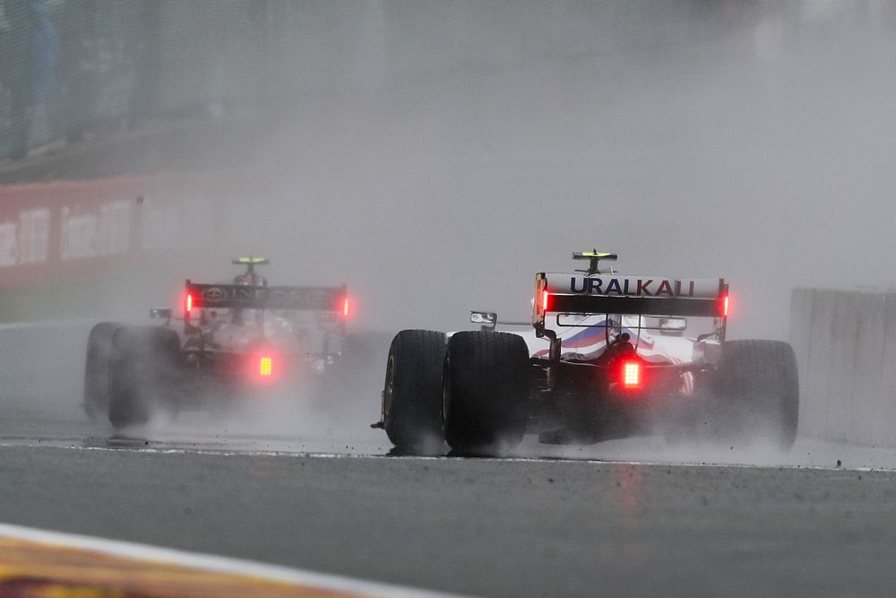 Valtteri Bottas, Mercedes W12, Mick Schumacher, Haas VF-21