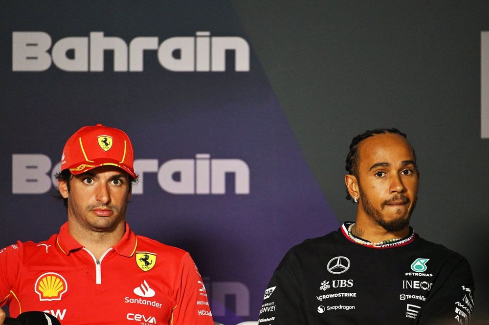Carlos Sainz, Scuderia Ferrari, Lewis Hamilton, Mercedes-AMG 